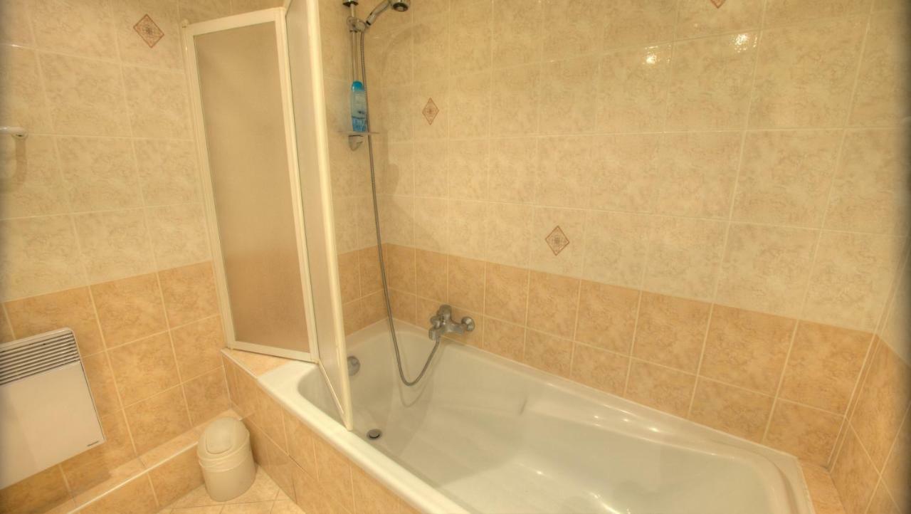 Appartement 2 Pièces 57 Rue d'Antibes 2 étoiles à Cannes Extérieur photo